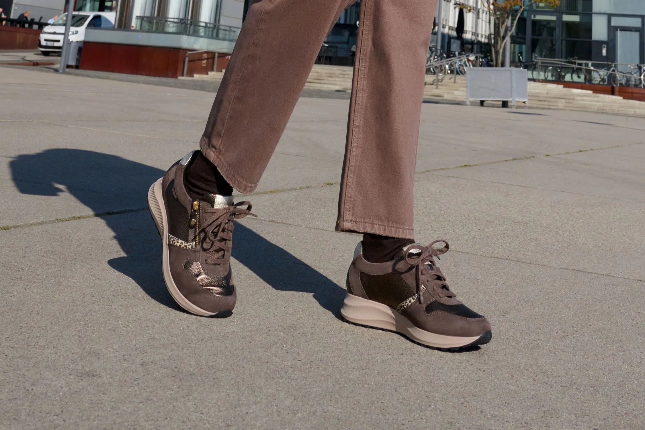 Kim - Ice Brown - Image 5